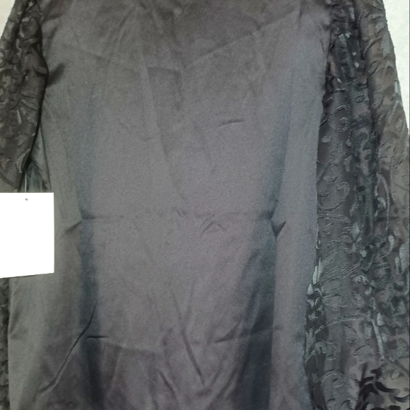 CALLIGRAPHIE Top Size M Black Body Balloon Sleeve With Flowers NEW - Picture 5 of 9